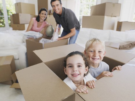 Professional packing services in Sevenkings preparing household boxes
