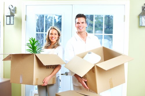 Packing tips for flat removals in Sevenkings with labelled boxes and fragile items